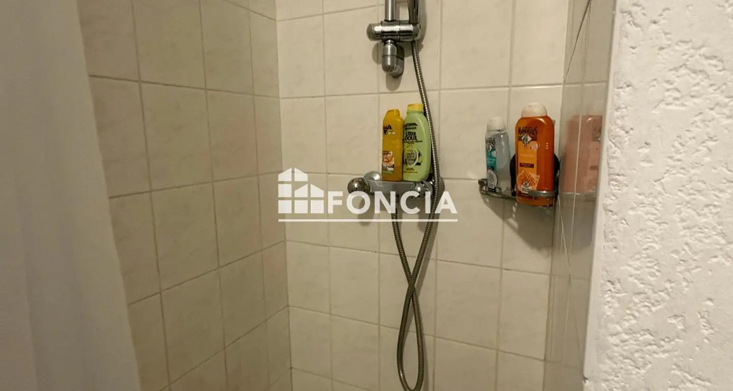 Appartement à louer, 18m², Saint-Étienne
