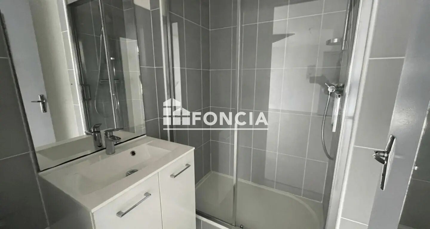 Appartement à louer, 27m², Saint-Étienne