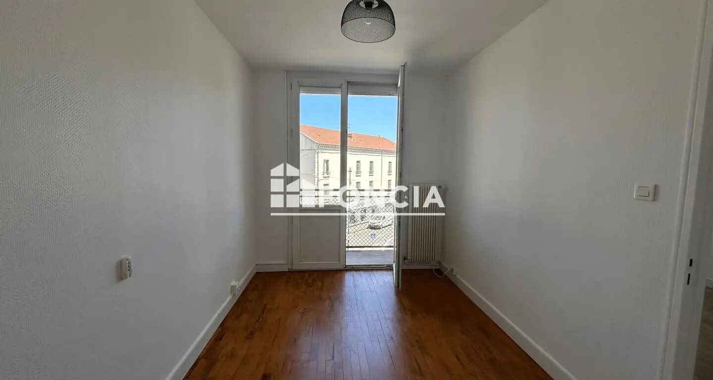 Appartement à louer, 55m², Le Coteau