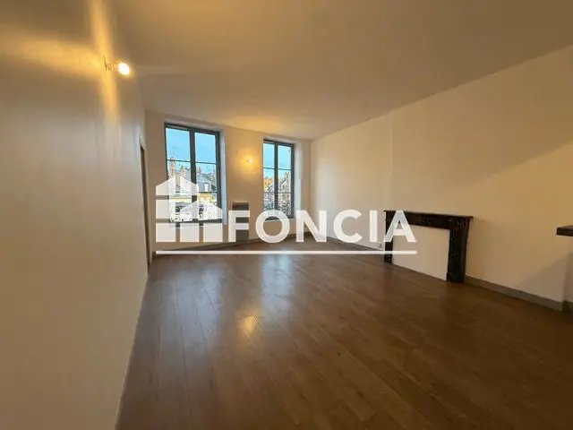 Appartement à louer, 88m², Sedan