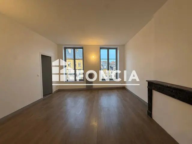 Appartement à louer, 88m², Sedan