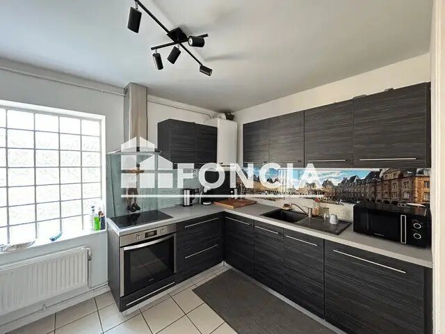 Appartement à louer, 98m², Tournes
