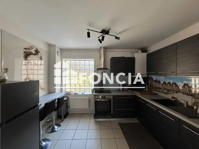 Appartement à louer, 98m², Tournes