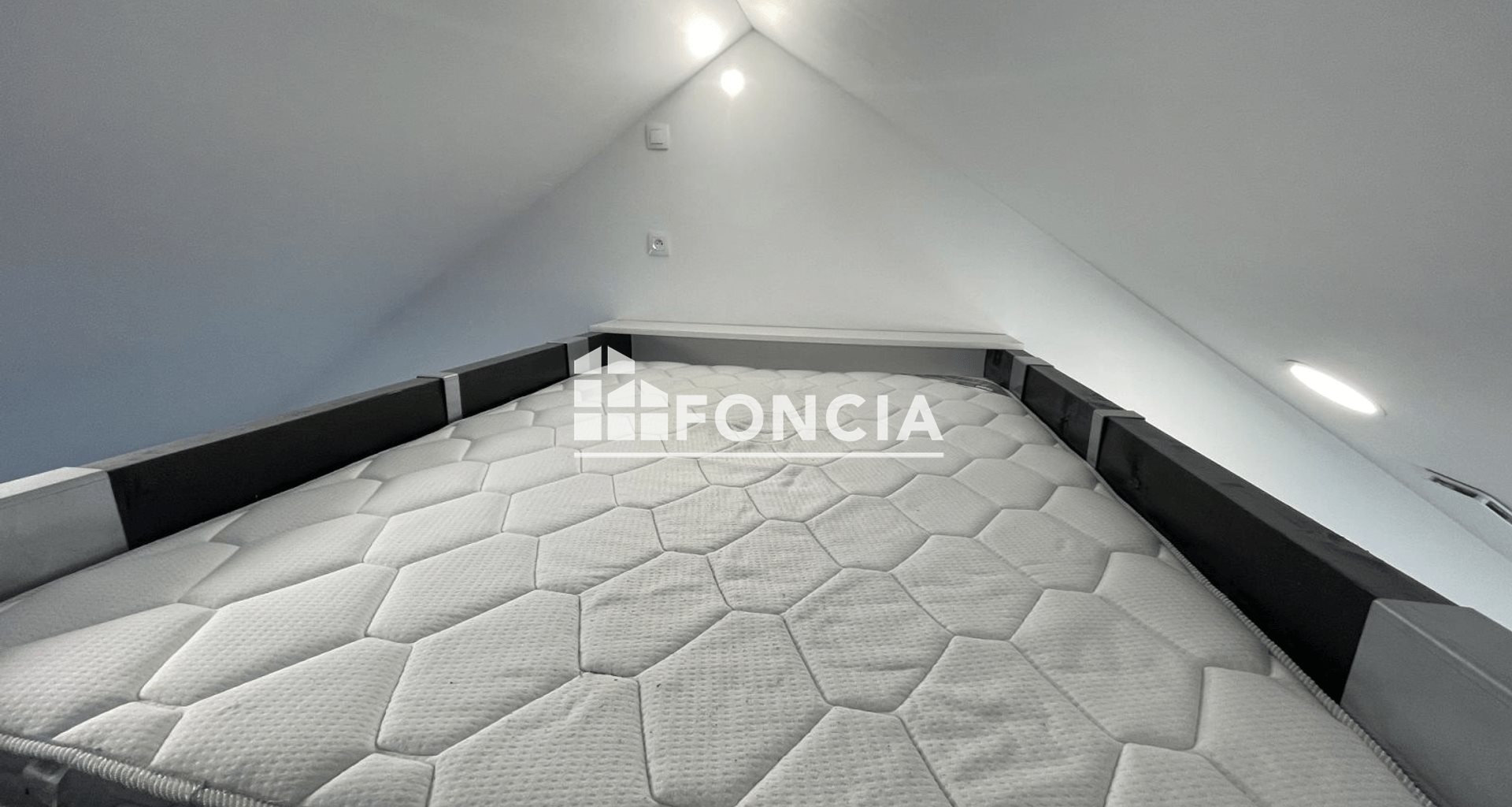 Appartement à louer, 25m², La Francheville