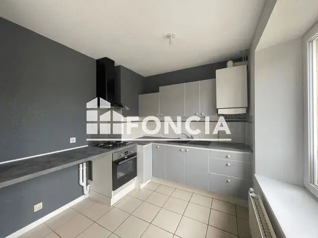 Appartement à louer, 93m², Tournes