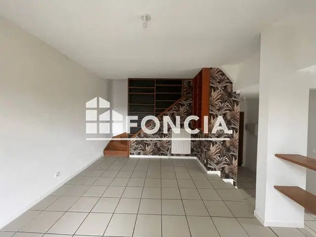 Appartement à louer, 93m², Tournes