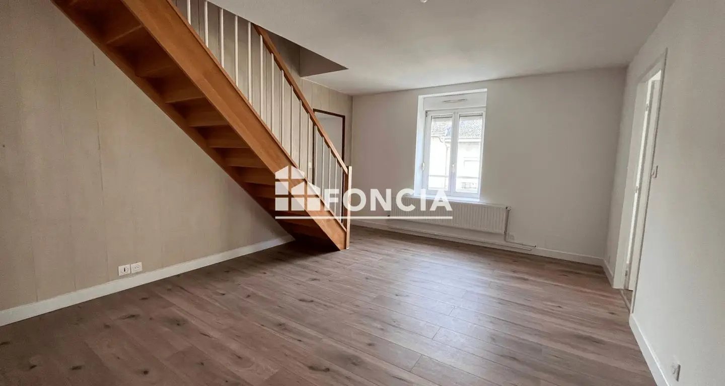 Appartement à louer, 84m², Neuves-Maisons