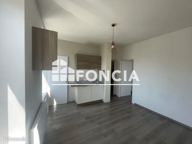 Appartement à louer, 29m², Saint-Max
