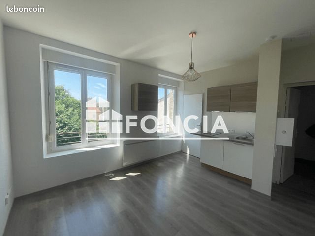 Appartement à louer, 29m², Saint-Max