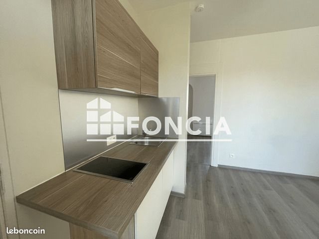 Appartement à louer, 29m², Saint-Max