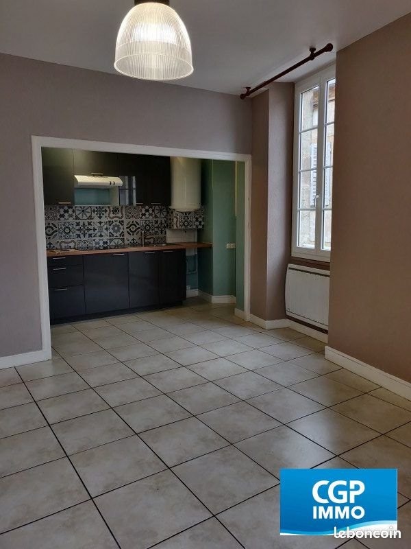 Appartement à louer, 42m², Saint-Céré