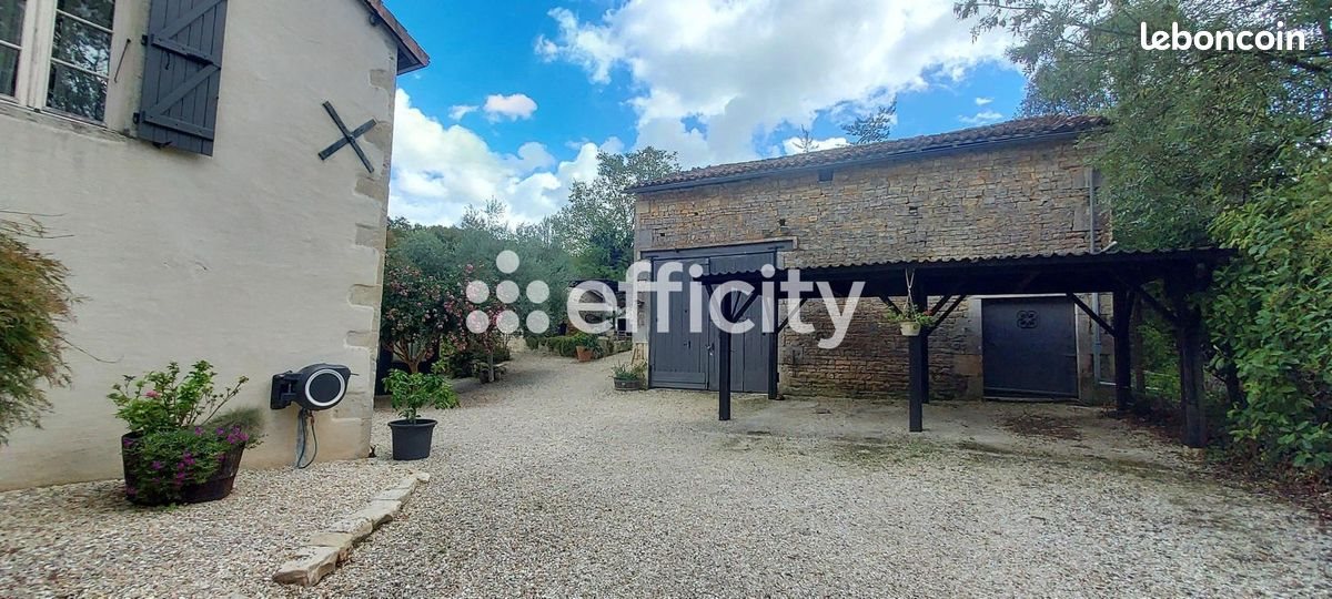 Maison à vendre, 165m², Nanteuil-en-Vallée