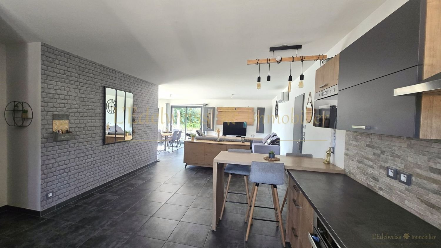 Maison à vendre, 109m², Bezouce