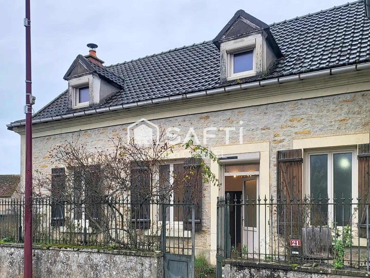 Maison à vendre, 110m², Bessais-le-Fromental