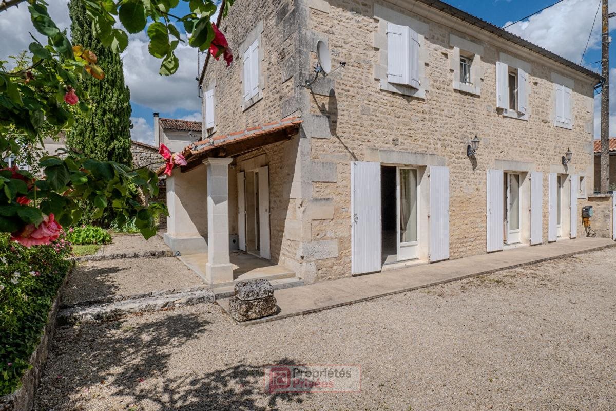 Maison à vendre, 180m², Hiersac