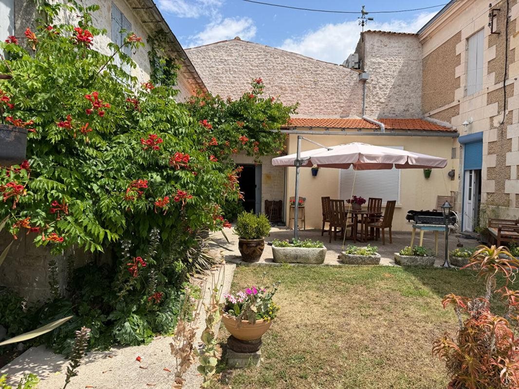 Maison à vendre, 271m², Corme-Ecluse