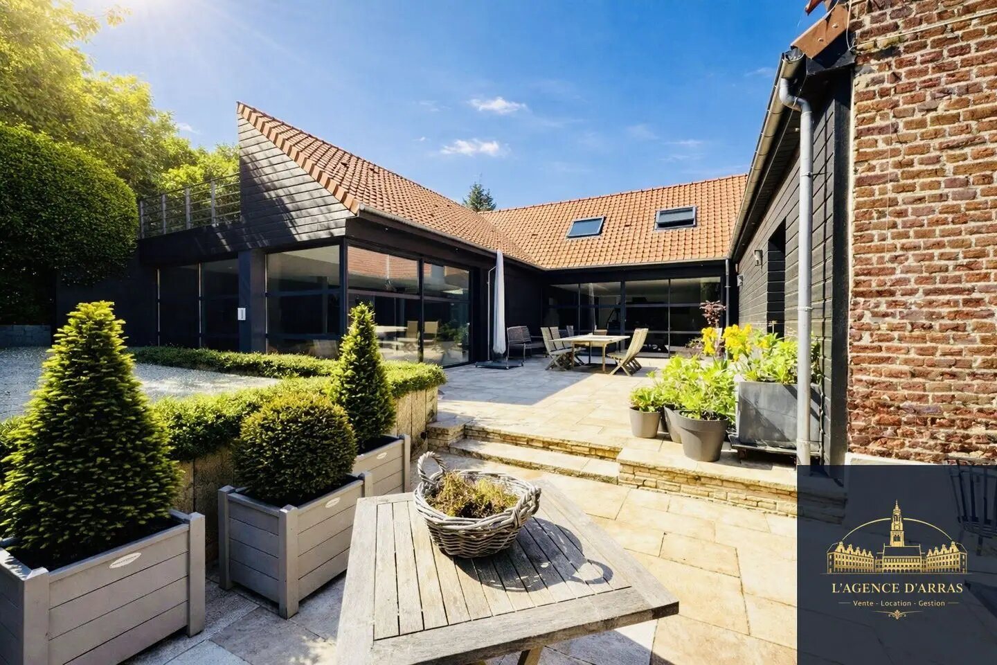 Maison à vendre, 326m², Mont-Saint-Eloi