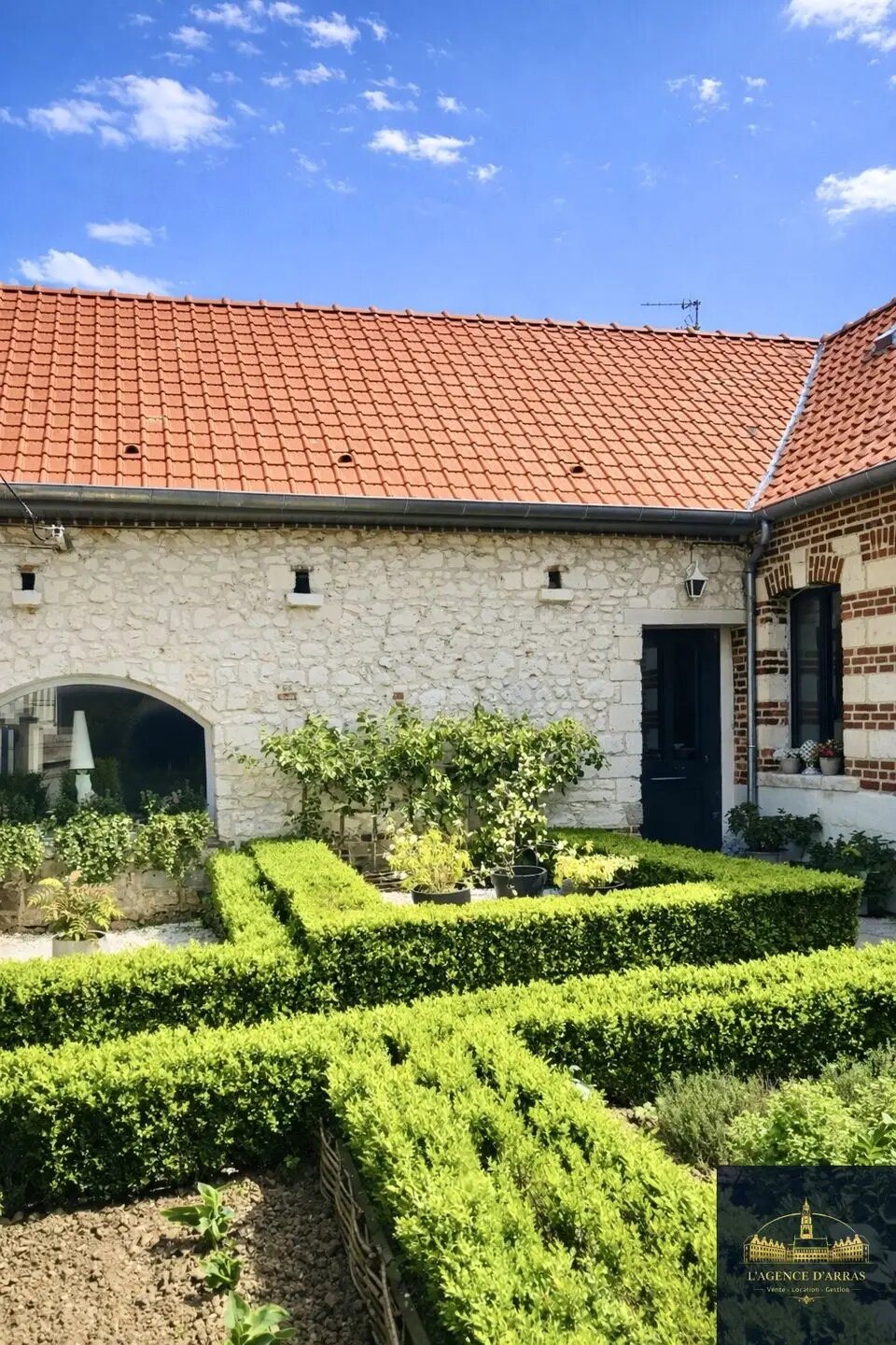 Maison à vendre, 326m², Mont-Saint-Eloi