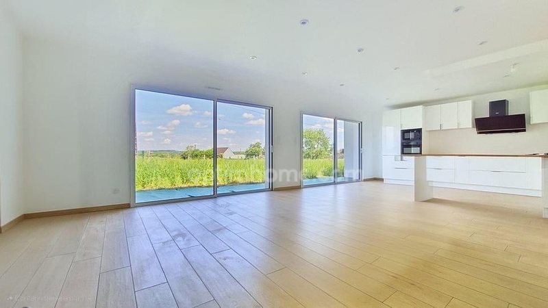 Maison à vendre, 136m², Brécé