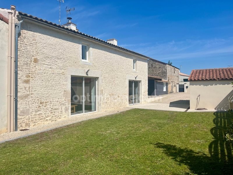 Maison à vendre, 141m², Sainte-Gemme-la-Plaine