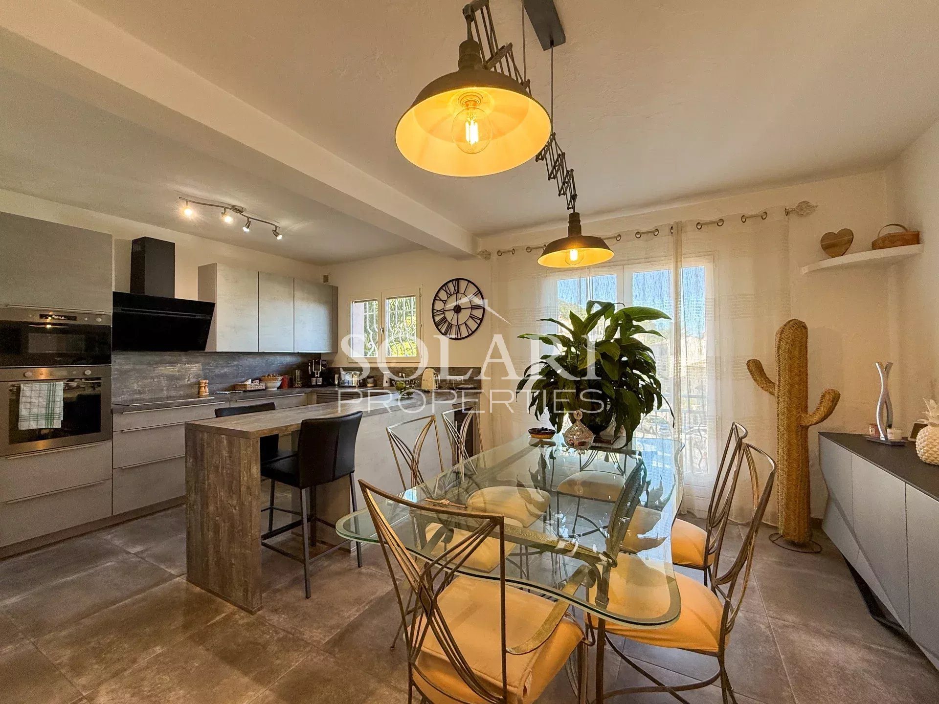 Maison à vendre, 100m², Fréjus