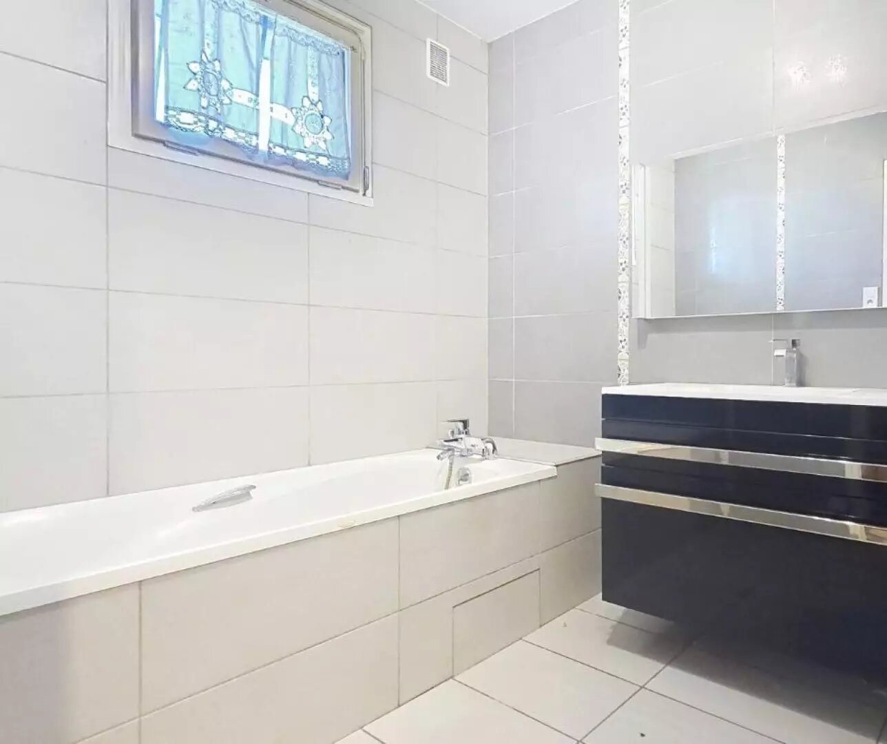 Maison à vendre, 184m², Nivolas-Vermelle