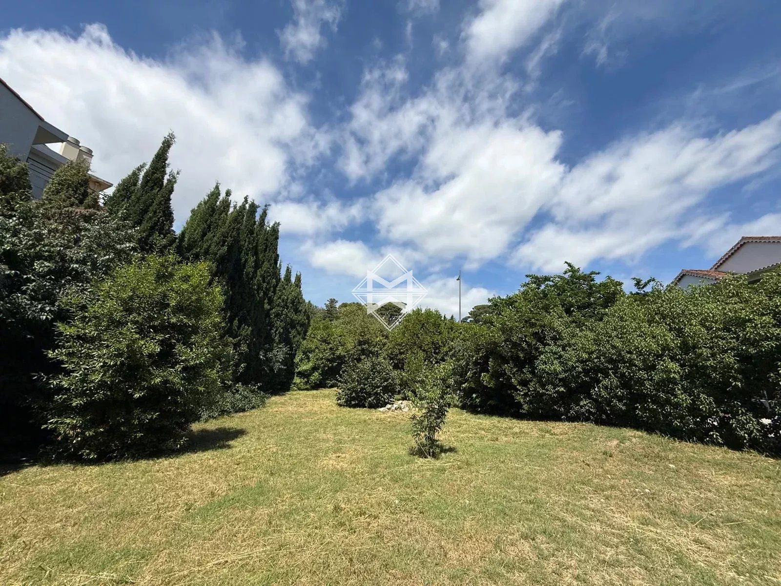 Cannes – Rare market opportunity: attractive land parcel with a valid building permit. - Vue 2
