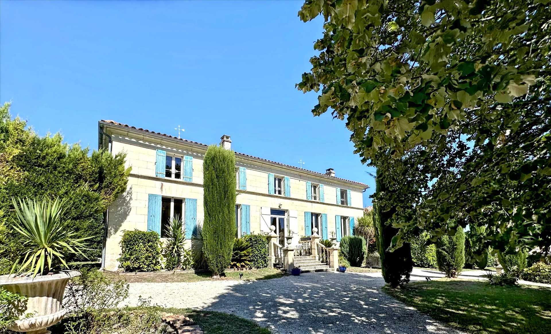 Maison à vendre, 285m², Saint-Dizant-du-Gua
