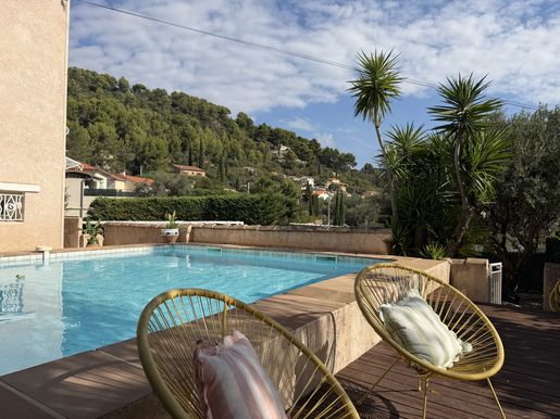 Maison 5 pièces 99 m² · au Revest-les-Eaux · 99 m² · 550 000 €