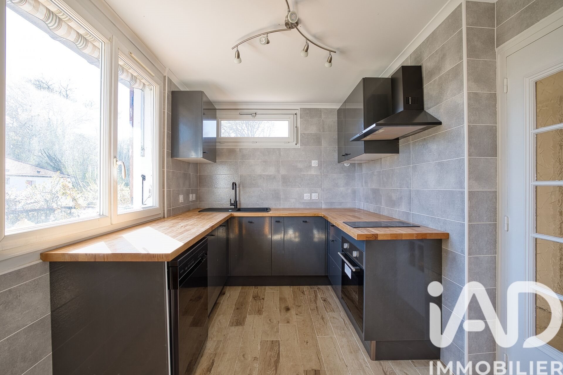 Maison à vendre, 125m², Saint-Genis-Pouilly