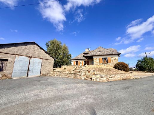 Maison 7 pièces 172 m² · à Cassagnes-Bégonhès · 172 m² · 229 000 €