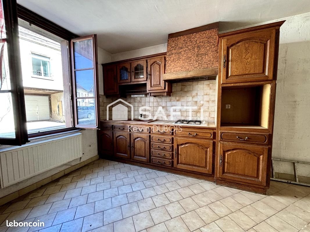 Maison à vendre, 165m², Lencloître