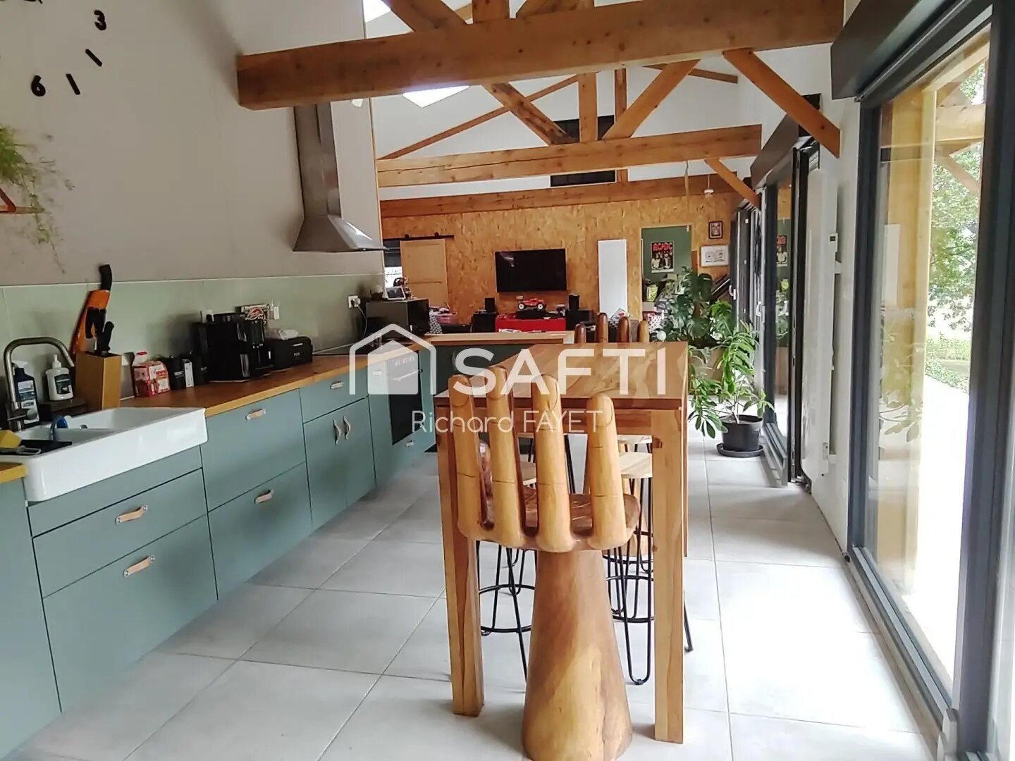 Maison à vendre, 150m², Saint-Bonnet-sur-Gironde