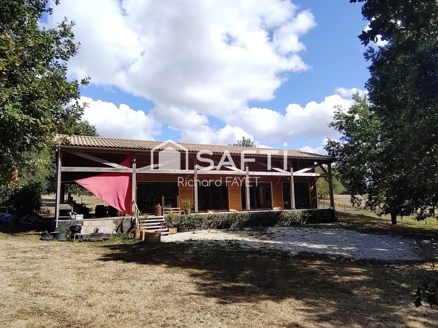 Maison à vendre, 150m², Saint-Bonnet-sur-Gironde