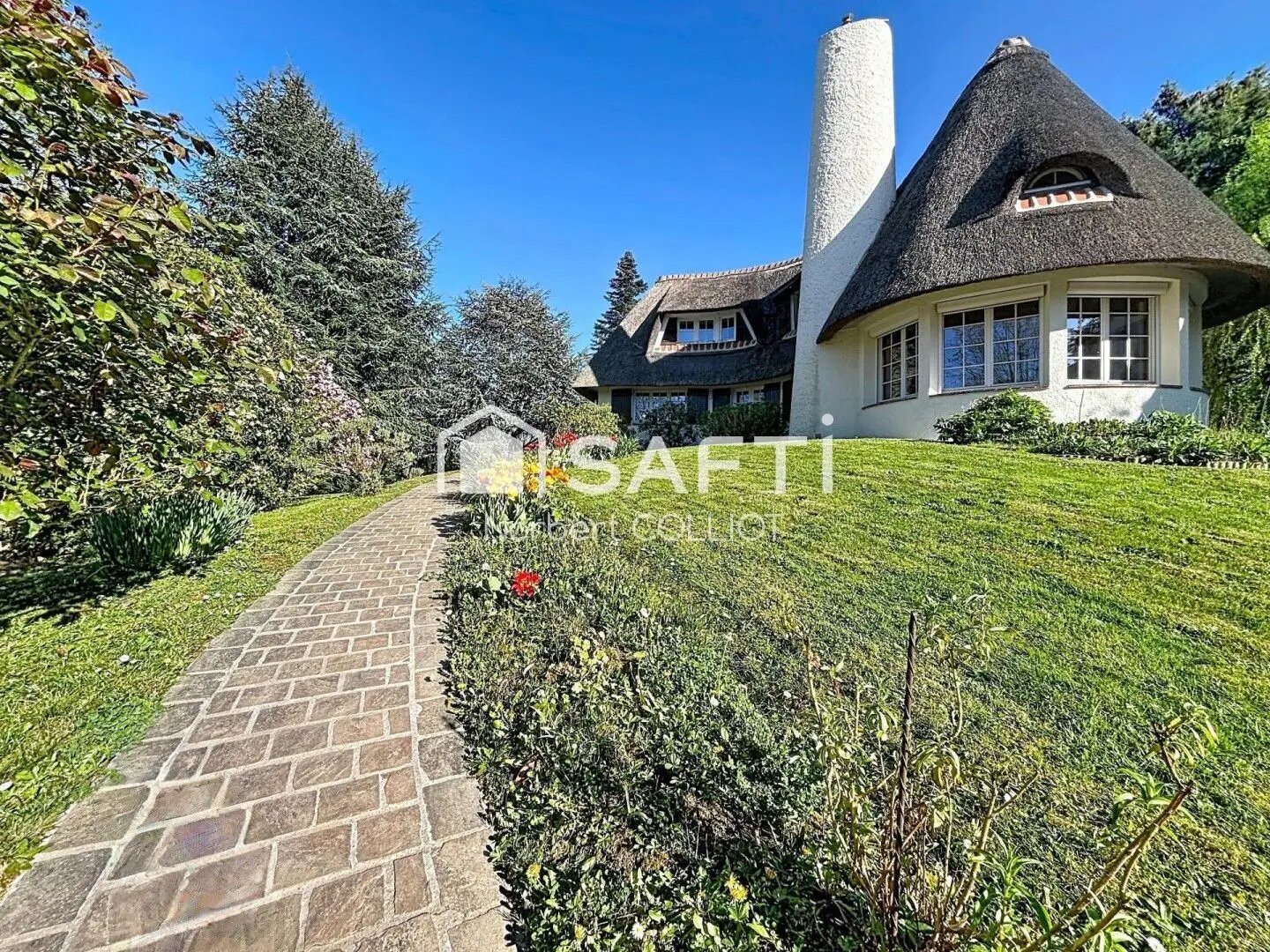 Maison à vendre, 195m², Le Mesnil-Saint-Denis