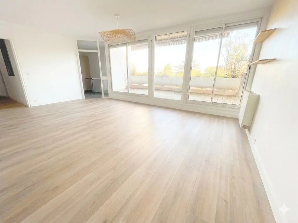 Appartement à louer, 76m², Talence