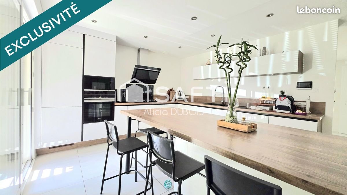 Maison à vendre, 198m², Oyonnax