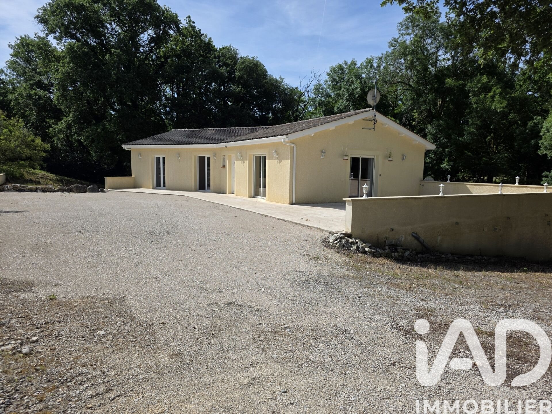 Maison à vendre, 116m², Bessens