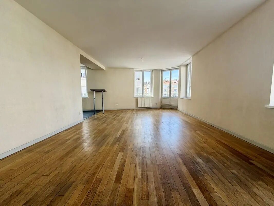 Appartement à louer, 92m², Charmes