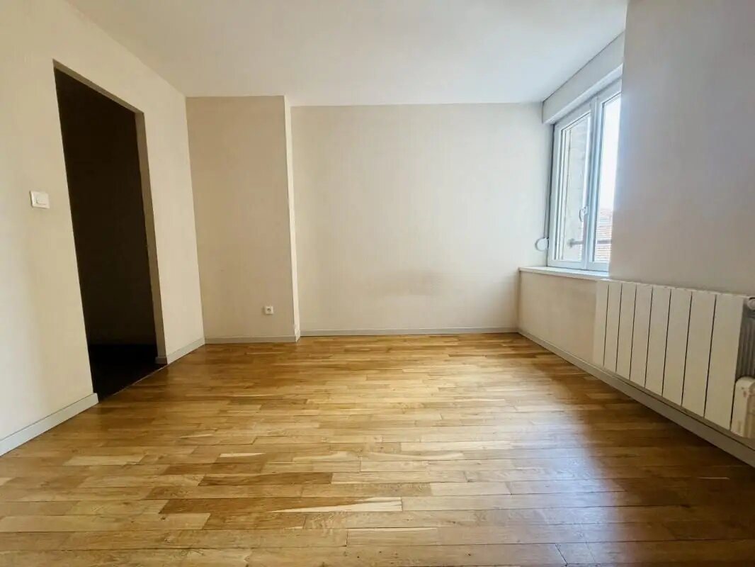 Appartement à louer, 92m², Charmes