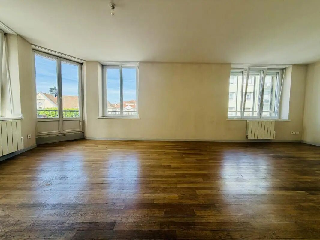 Appartement à louer, 92m², Charmes