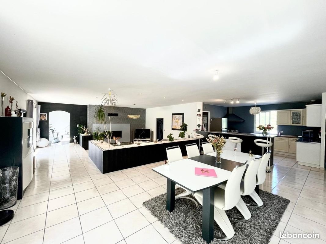 Maison à vendre, 209m², Dirac