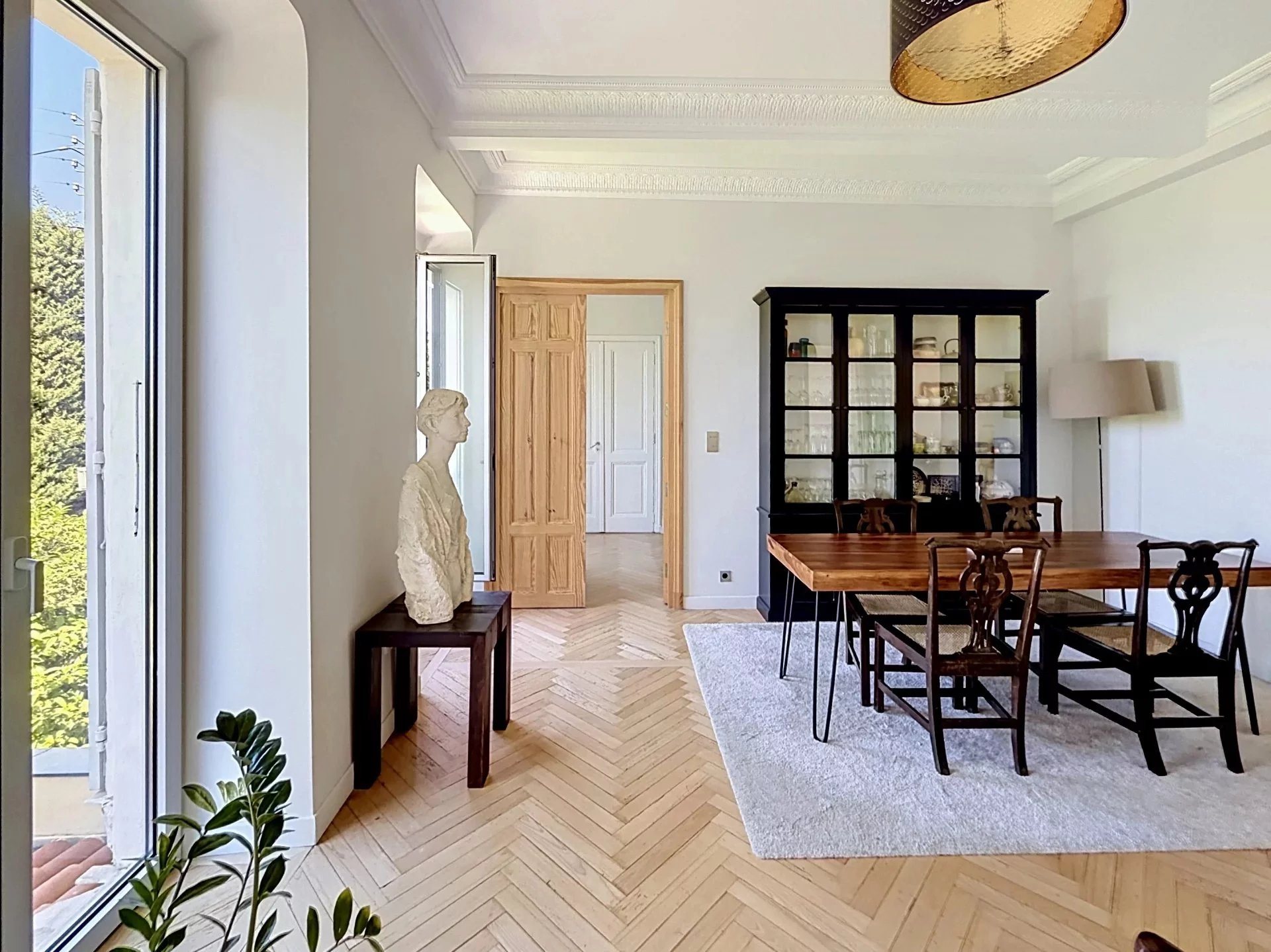 Parc Louisa, character apartment in the heart of an emblematic mansion