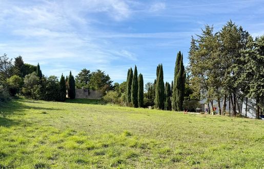 Terrain 1108 m² · à Aix-en-Provence · 630 000 €