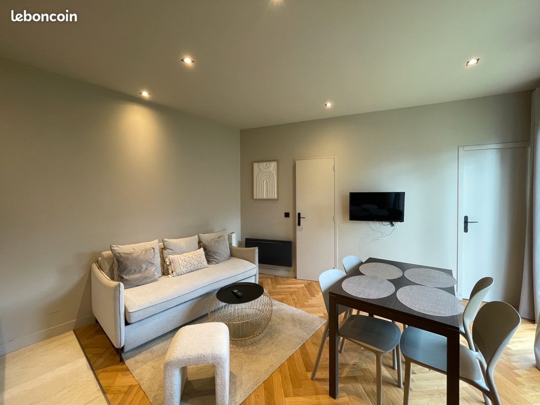 Appartement à louer, 27m², Écully