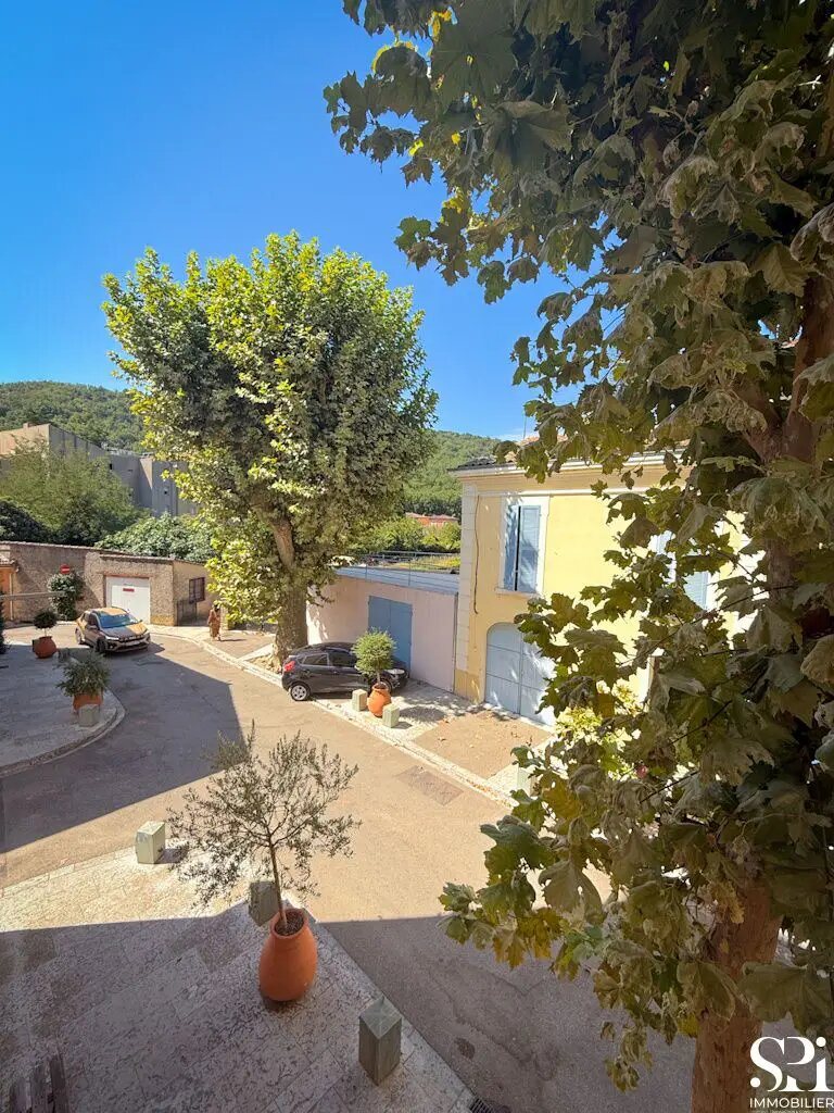 Appartement à louer, 42m², Collobrières