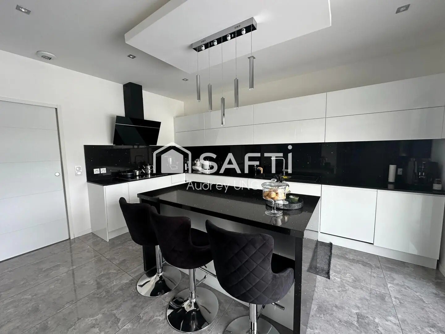 Maison à vendre, 143m², Créon