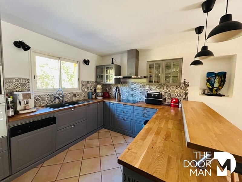 Maison à vendre, 160m², Besse-sur-Issole