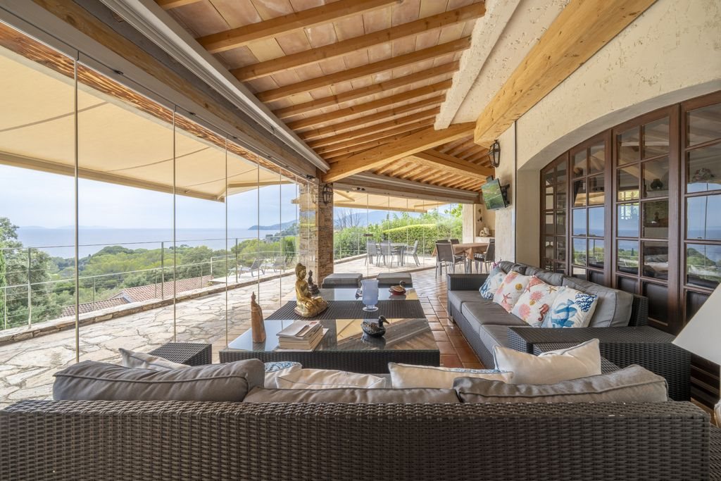 Maison à vendre, 155m², La Croix-Valmer