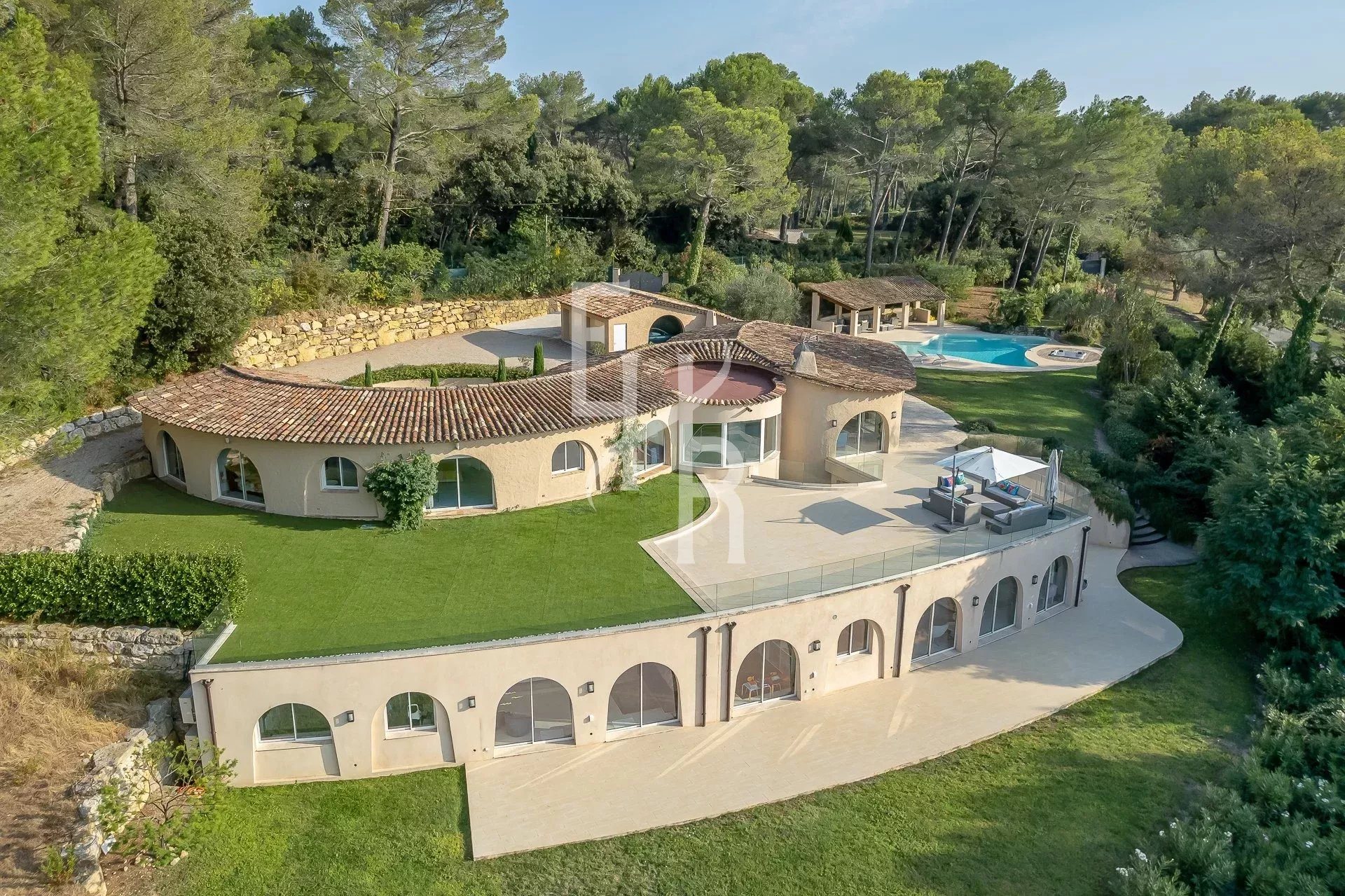 Maison à vendre, 646m², Mouans-Sartoux